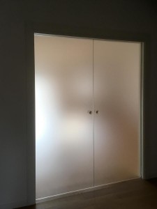 porta porte vetro satinato cassone eclisse cassone scrigno coprifili cornici laccate bianco ral 9010 porte di vetro scorrevoli doppie pomolo pomoli vetro udine pordenone treviso venezia oderzo (8) 